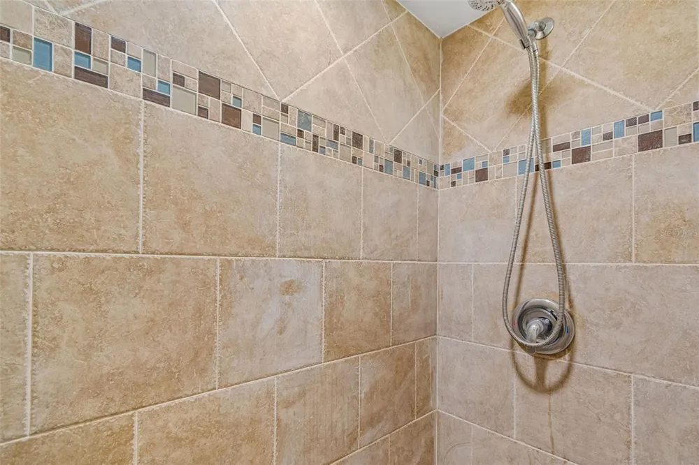 2117 LAKEWOOD CLUB DRIVE S #7-N St Petersburg, FL 33712