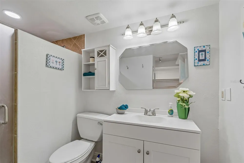 2117 LAKEWOOD CLUB DRIVE S #7-N St Petersburg, FL 33712