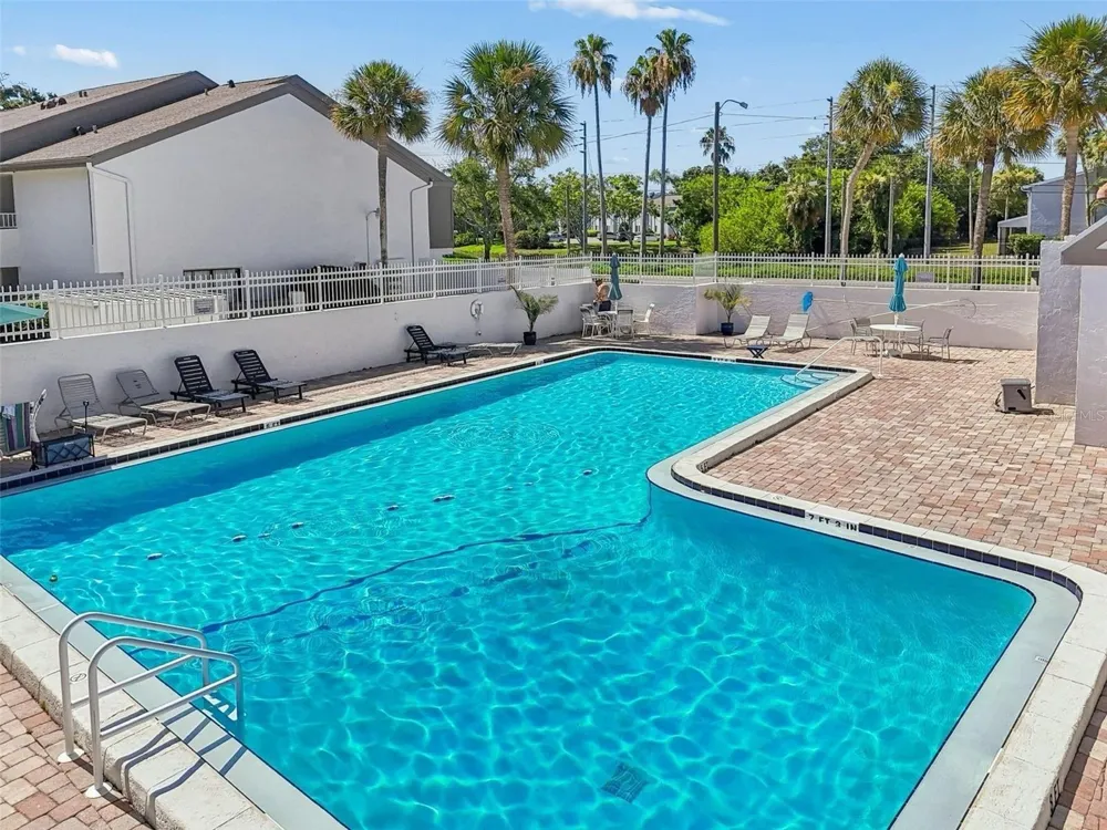 2117 LAKEWOOD CLUB DRIVE S #7-N St Petersburg, FL 33712