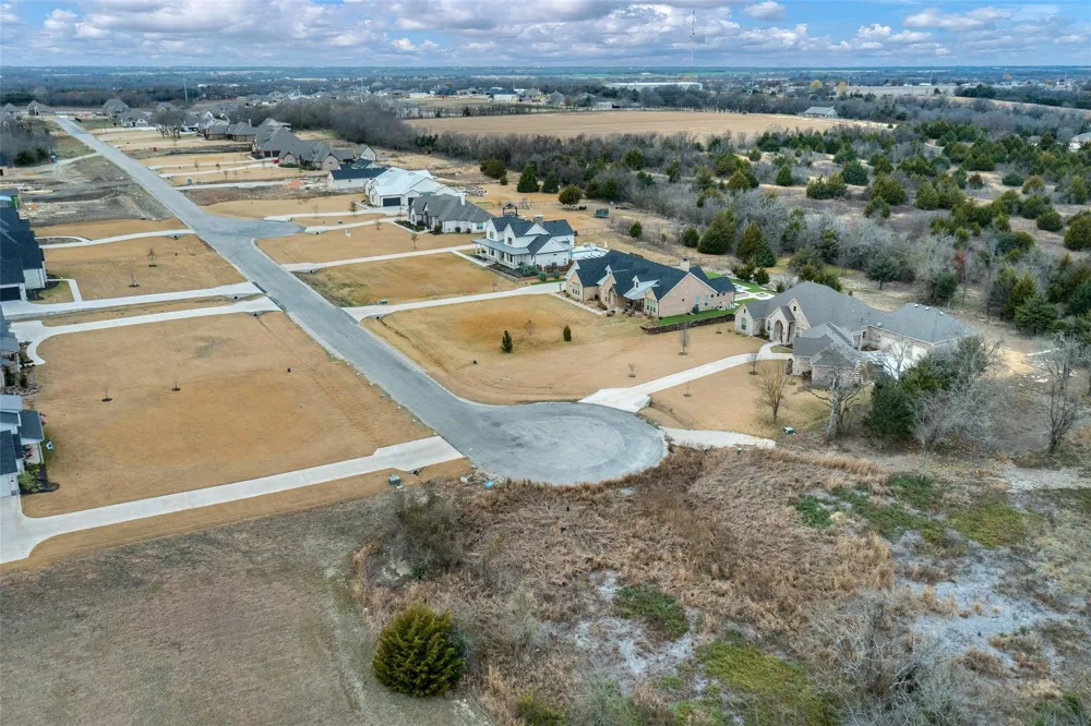 256 Blackthorn Drive Van Alstyne, TX 75495