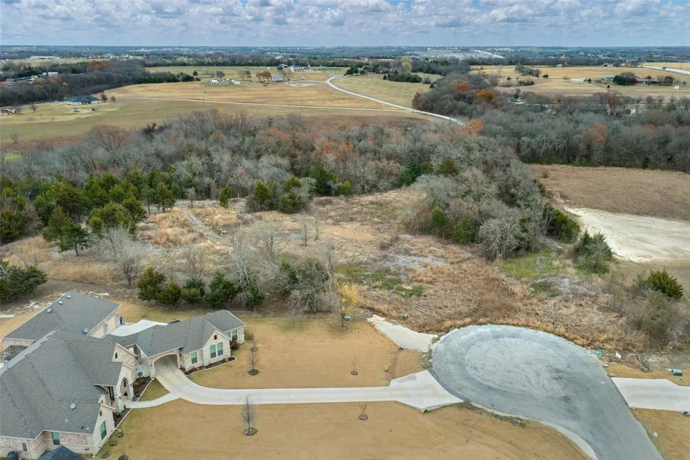 256 Blackthorn Drive Van Alstyne, TX 75495