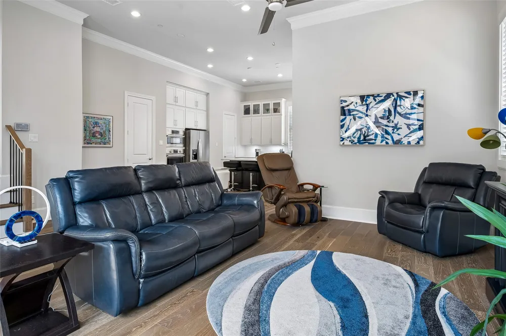 14999 Oak Street Addison, TX 75001