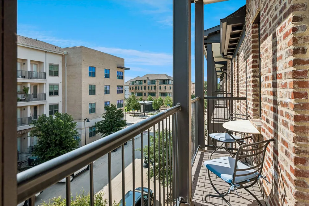 14999 Oak Street Addison, TX 75001