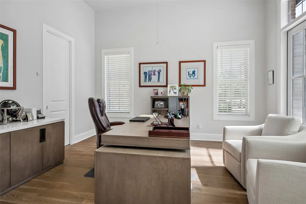 14999 Oak Street Addison, TX 75001