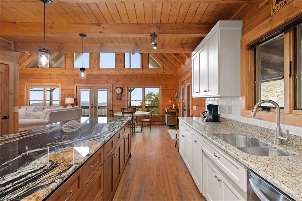 152 Hawk Pointe Ararat, VA 24053