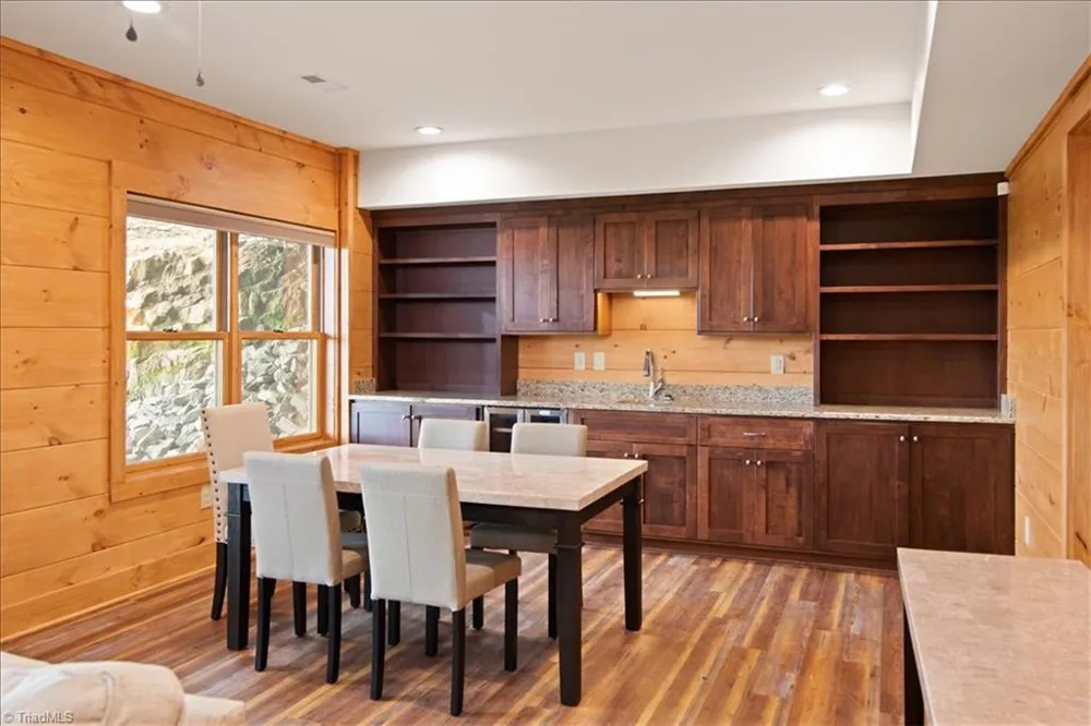 152 Hawk Pointe Ararat, VA 24053