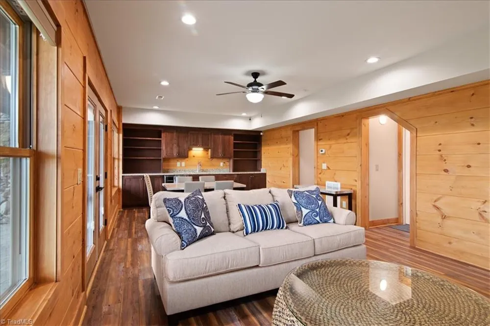 152 Hawk Pointe Ararat, VA 24053