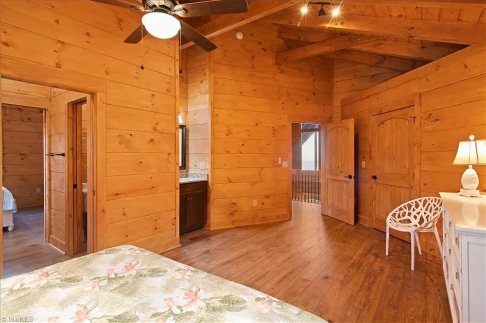 152 Hawk Pointe Ararat, VA 24053