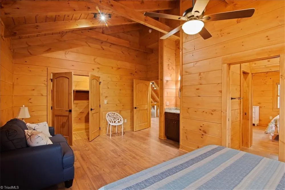 152 Hawk Pointe Ararat, VA 24053