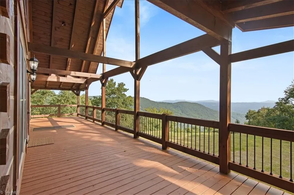 152 Hawk Pointe Ararat, VA 24053
