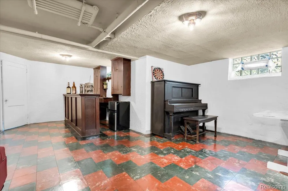 18415 Lancashire Street Detroit City, MI 48223