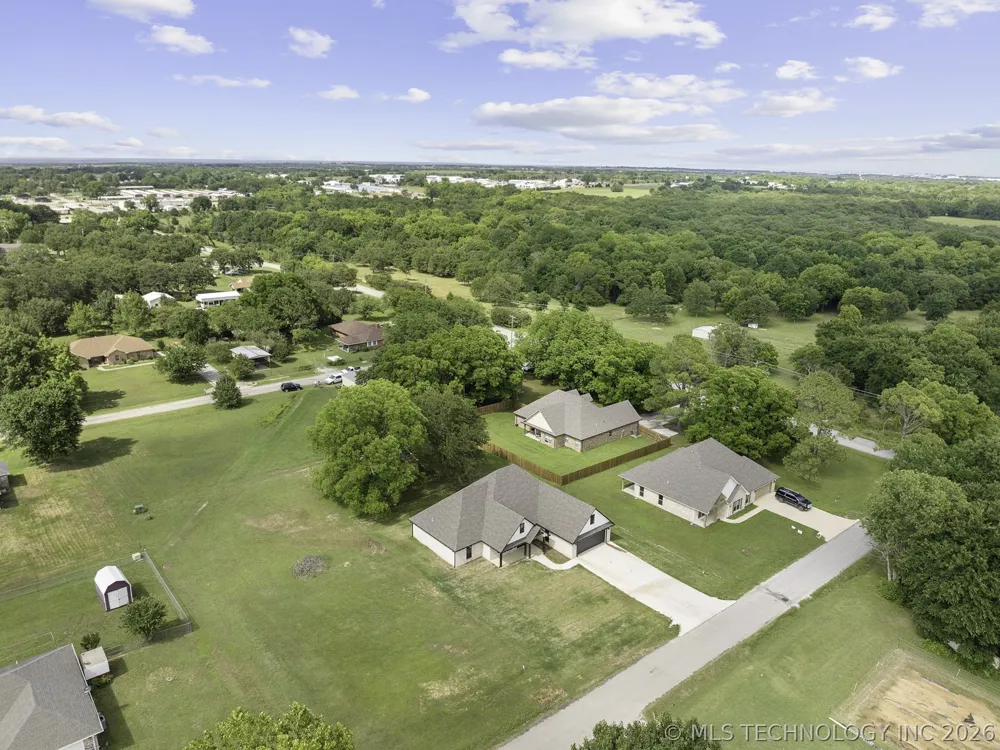 40 Whipperwill Street Lone Grove, OK 73443