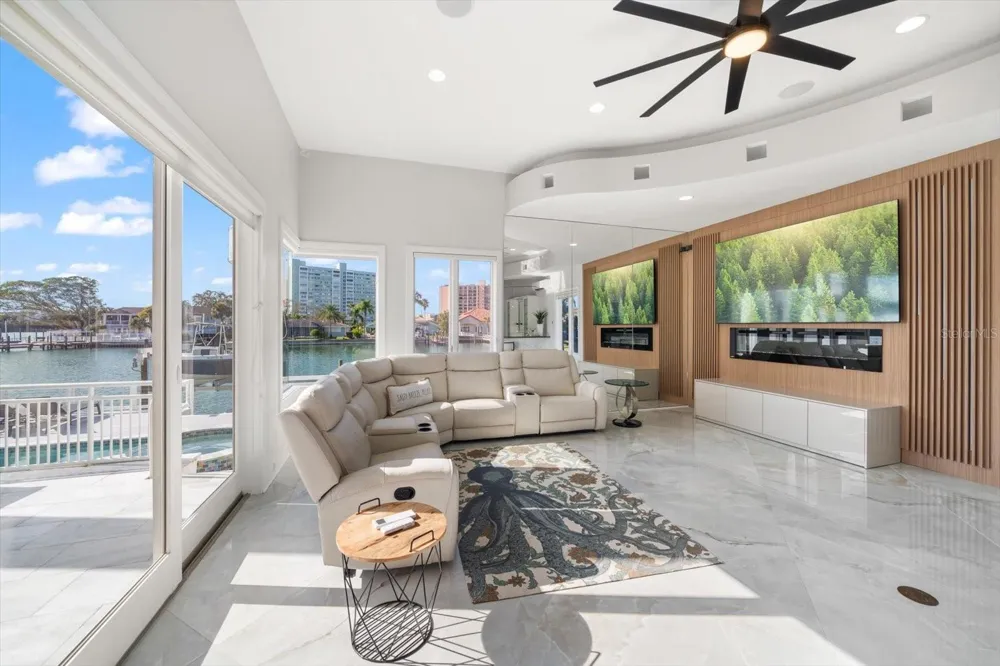 42 MIDWAY ISLAND Clearwater Beach, FL 33767