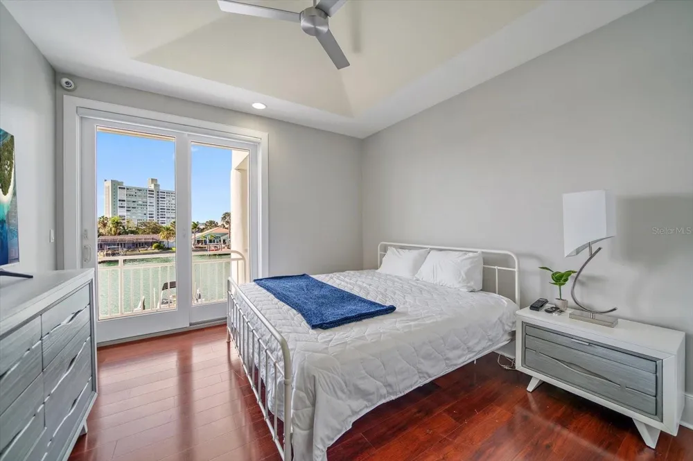 42 MIDWAY ISLAND Clearwater Beach, FL 33767
