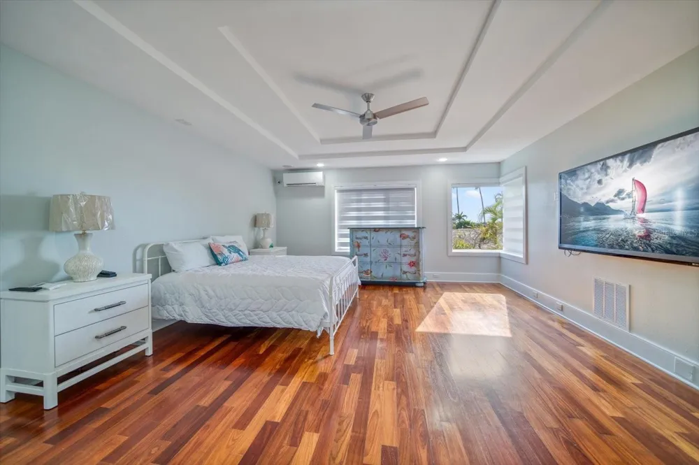 42 MIDWAY ISLAND Clearwater Beach, FL 33767