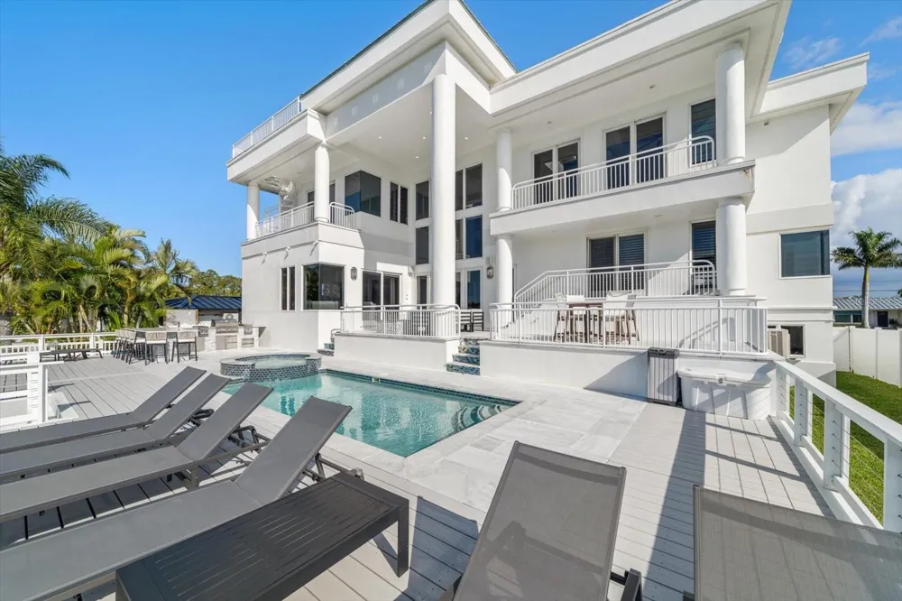 42 MIDWAY ISLAND Clearwater Beach, FL 33767