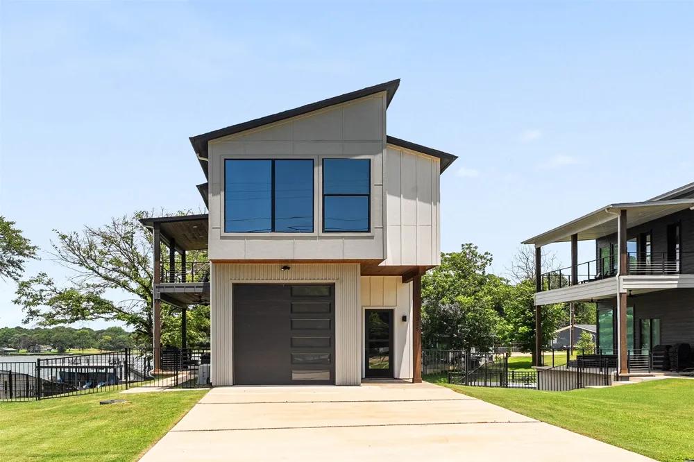 255 Autumn wood Trail Gun Barrel City, TX 75156
