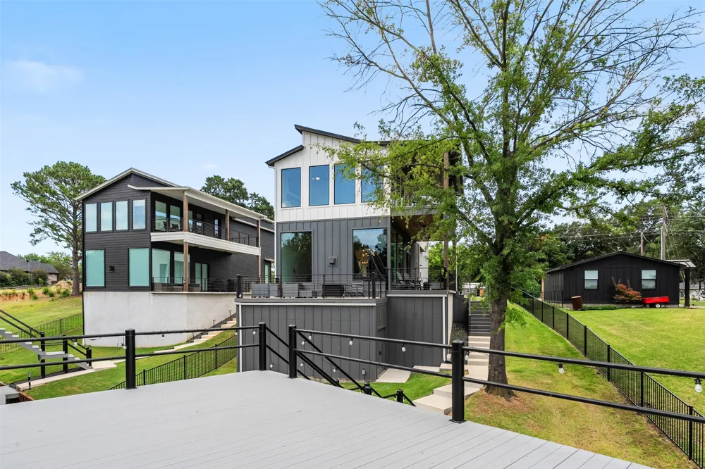 255 Autumn wood Trail Gun Barrel City, TX 75156