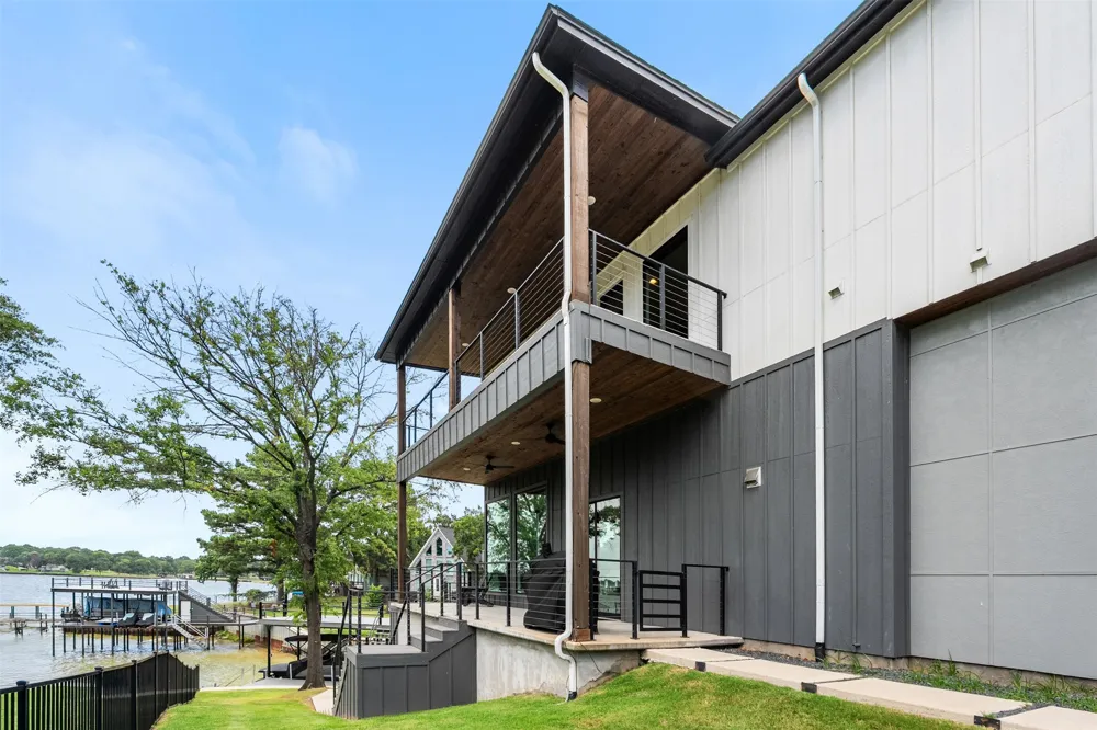 255 Autumn wood Trail Gun Barrel City, TX 75156