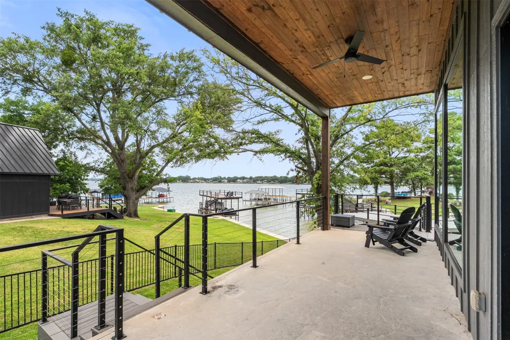 255 Autumn wood Trail Gun Barrel City, TX 75156