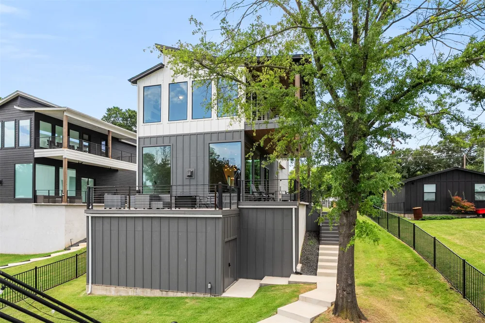 255 Autumn wood Trail Gun Barrel City, TX 75156