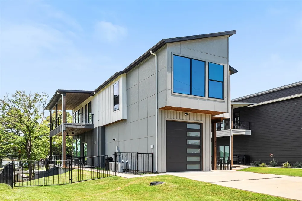 255 Autumn wood Trail Gun Barrel City, TX 75156