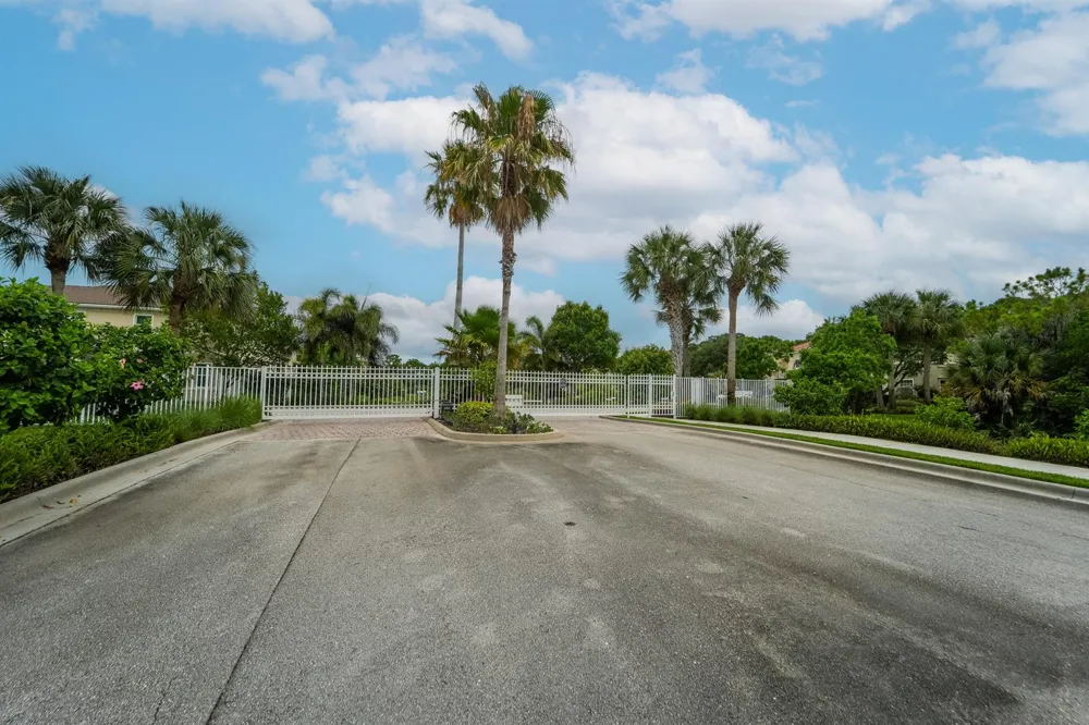 6128 SE Portofino Circle #104 Hobe Sound, FL 33455