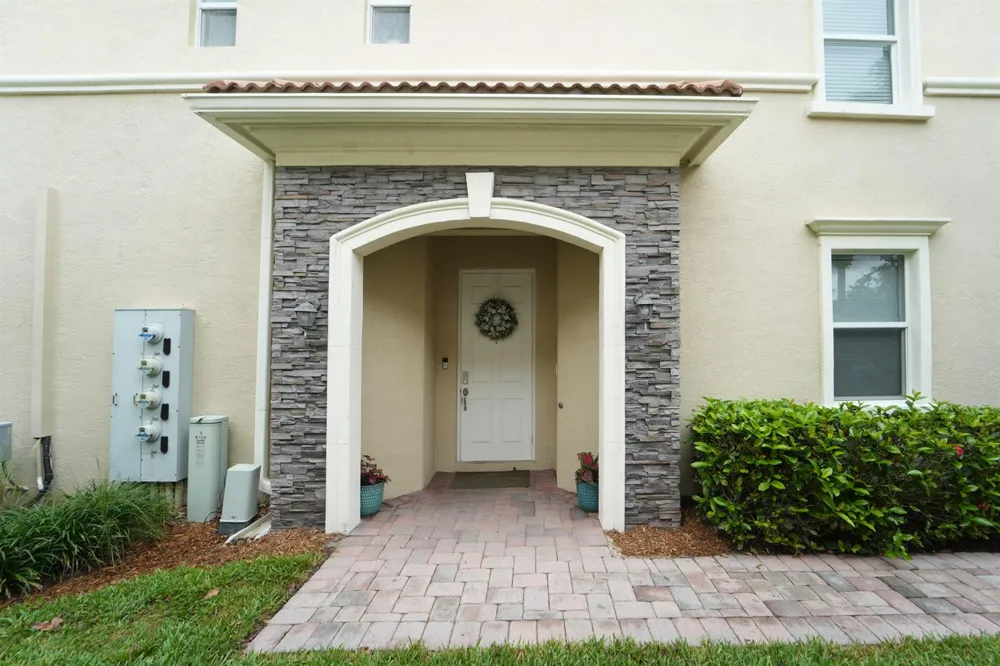 6128 SE Portofino Circle #104 Hobe Sound, FL 33455