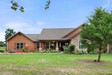 123 Clubhouse Drive