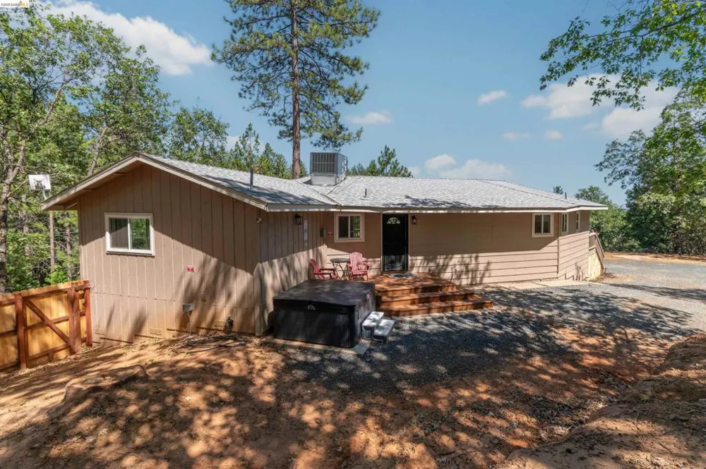 23984 Oxbow Ln South Sonora, CA 95370