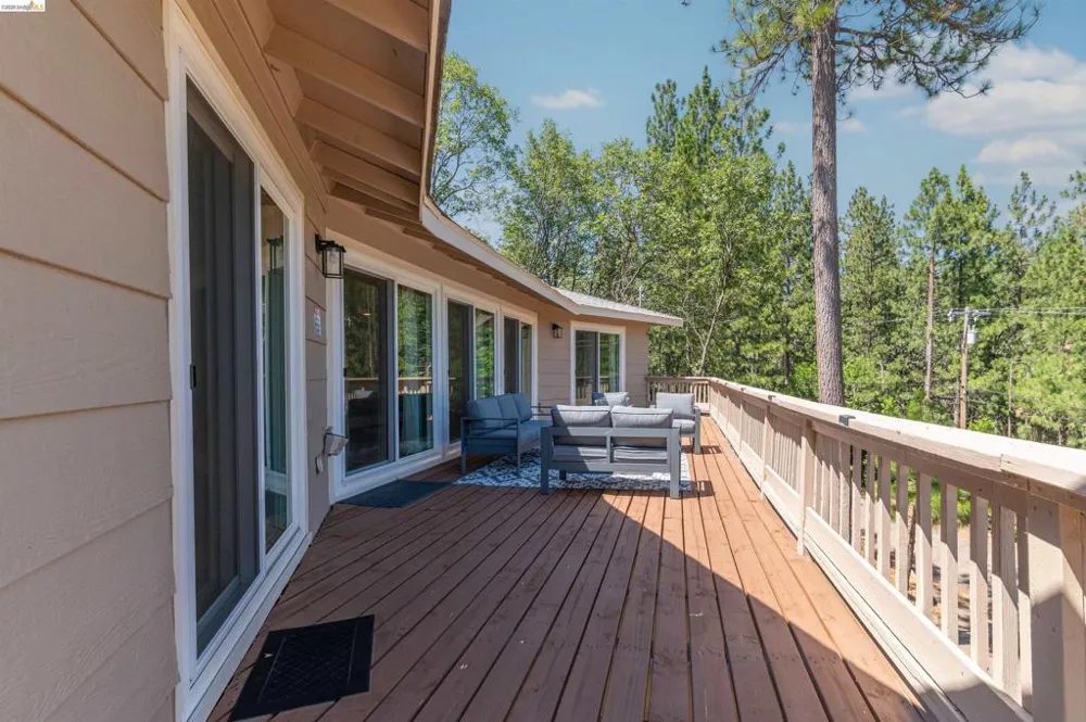 23984 Oxbow Ln South Sonora, CA 95370