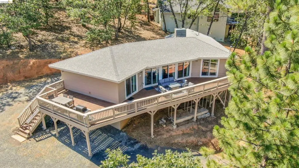 23984 Oxbow Ln South Sonora, CA 95370