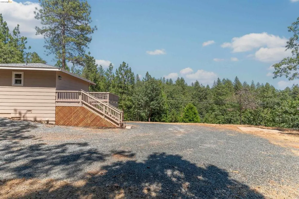 23984 Oxbow Ln South Sonora, CA 95370