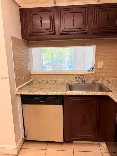 498 NW 165th St Rd #D-204 Miami, FL 33169