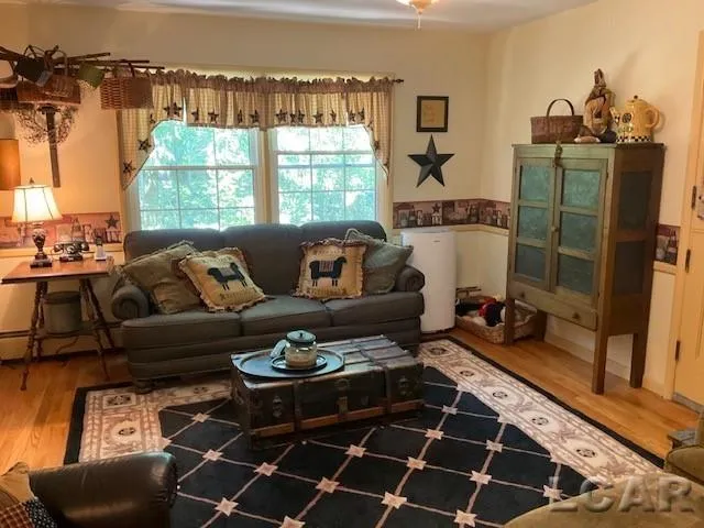 32080 W 9-Mile Road Farmington Hills City, MI 48336
