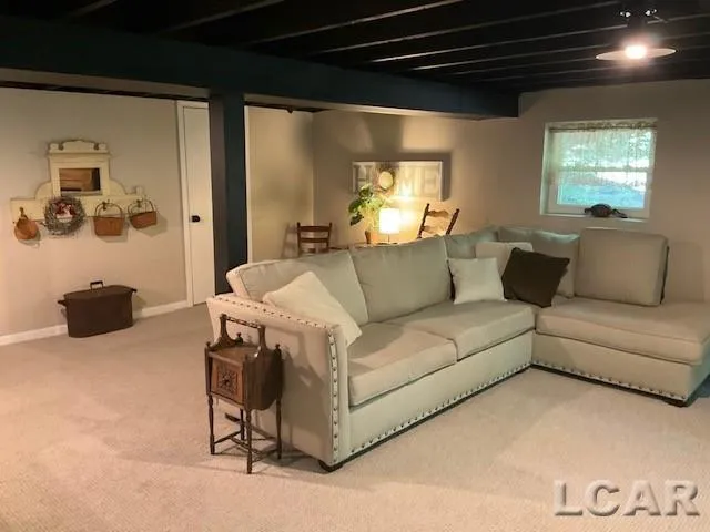 32080 W 9-Mile Road Farmington Hills City, MI 48336