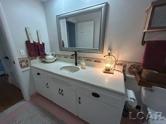 32080 W 9-Mile Road Farmington Hills City, MI 48336