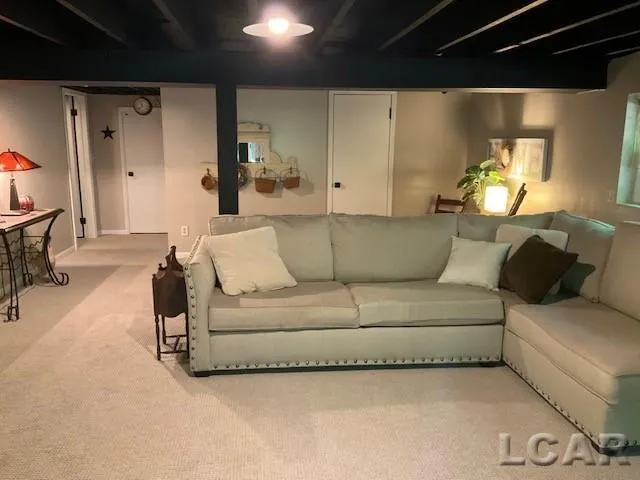 32080 W 9-Mile Road Farmington Hills City, MI 48336