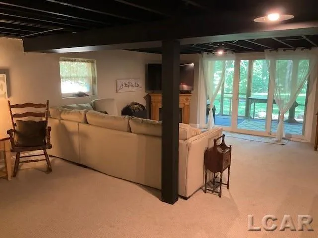 32080 W 9-Mile Road Farmington Hills City, MI 48336