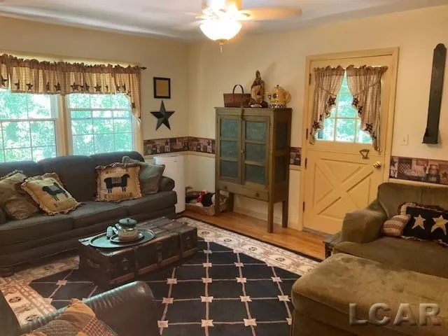 32080 W 9-Mile Road Farmington Hills City, MI 48336