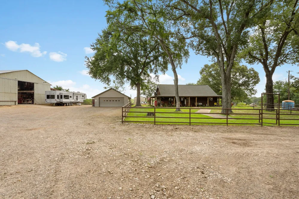 13494 County Road 2919 Eustace, TX 75124