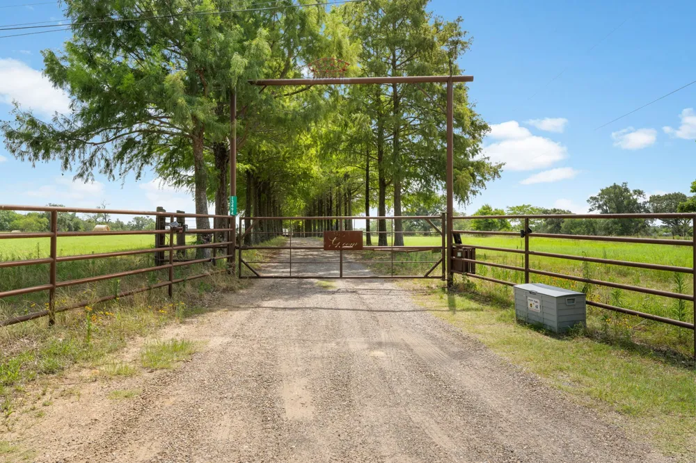 13494 County Road 2919 Eustace, TX 75124