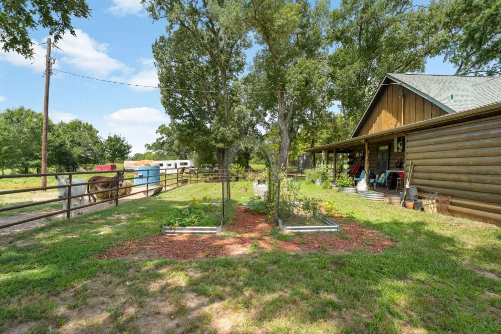 13494 County Road 2919 Eustace, TX 75124