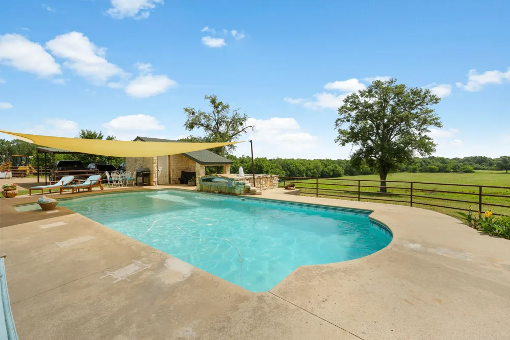 13494 County Road 2919 Eustace, TX 75124