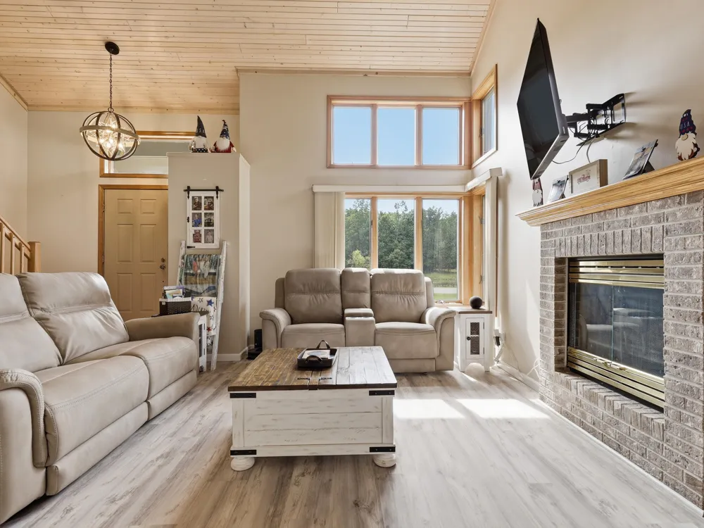 9551 Clubhouse Drive W Canadian Lakes, MI 49346
