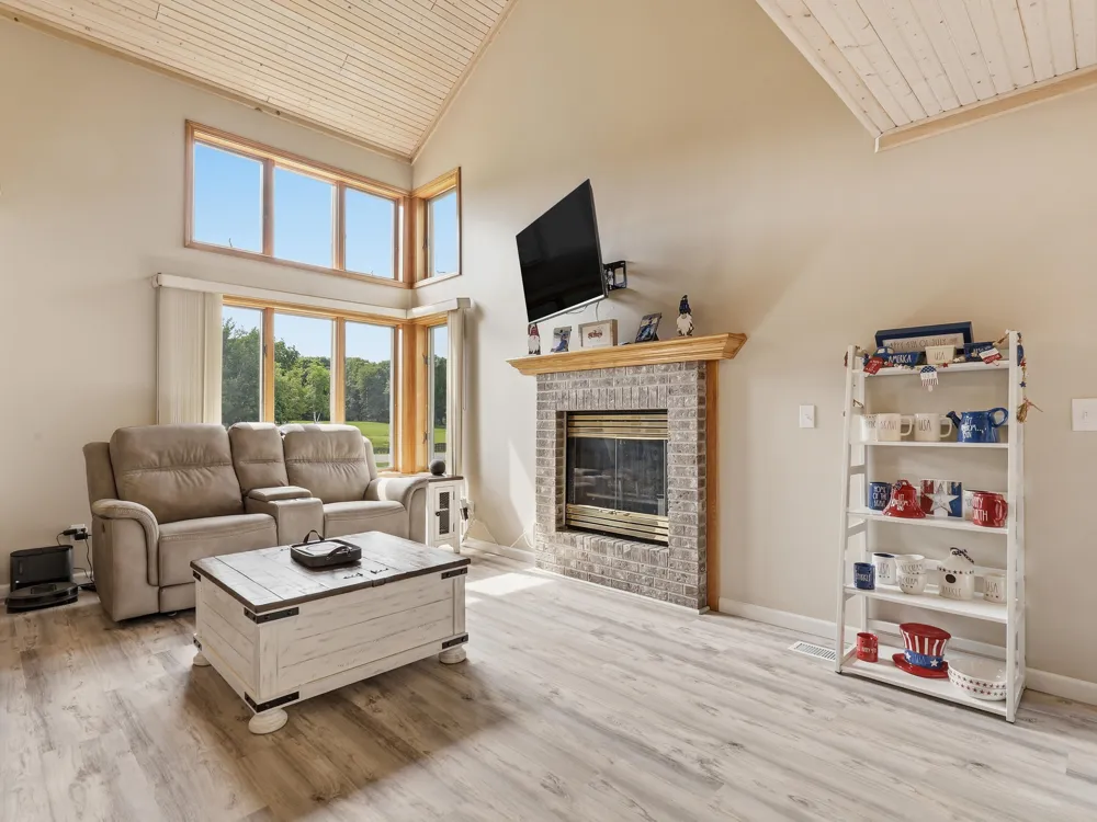 9551 Clubhouse Drive W Canadian Lakes, MI 49346