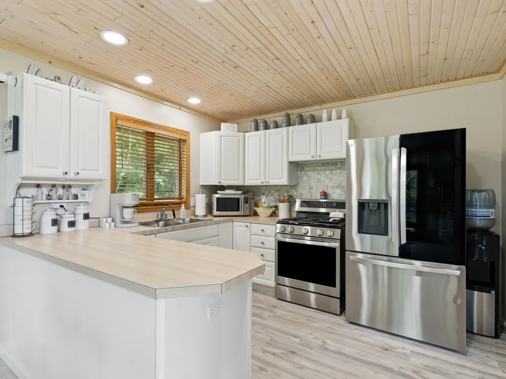 9551 Clubhouse Drive W Canadian Lakes, MI 49346