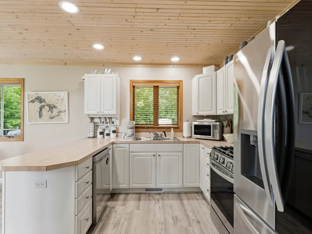9551 Clubhouse Drive W Canadian Lakes, MI 49346