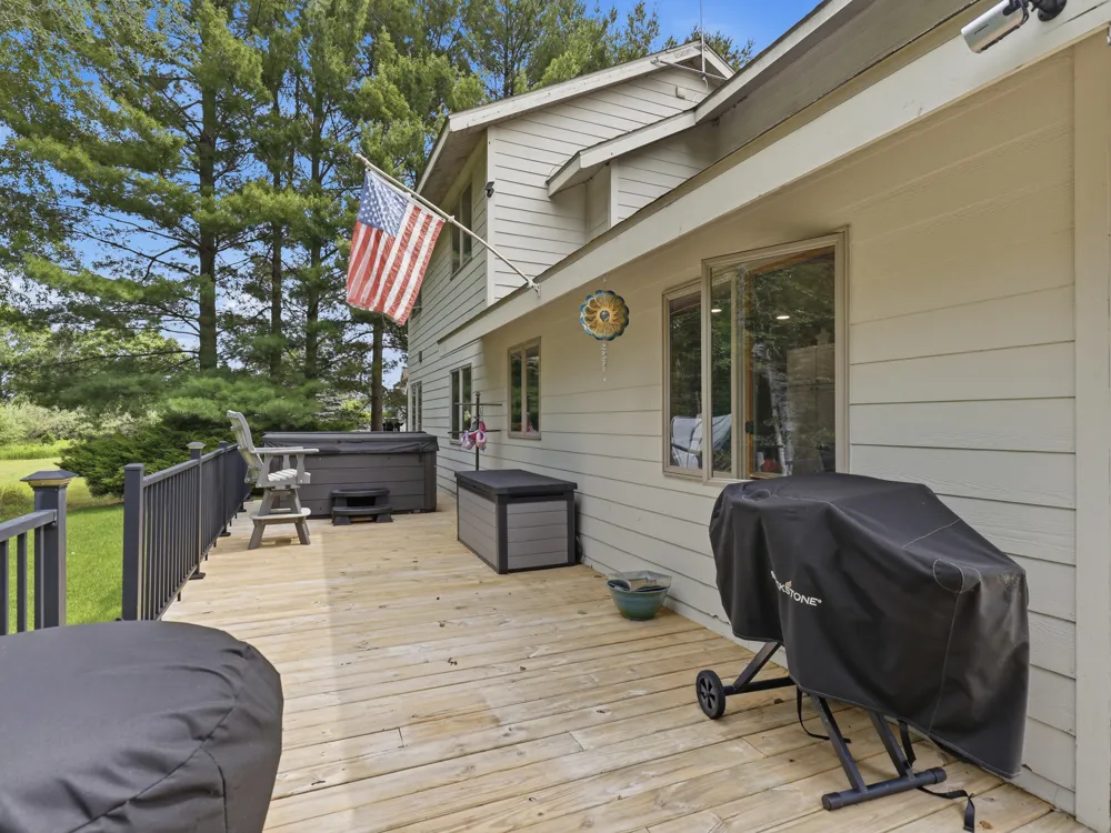 9551 Clubhouse Drive W Canadian Lakes, MI 49346