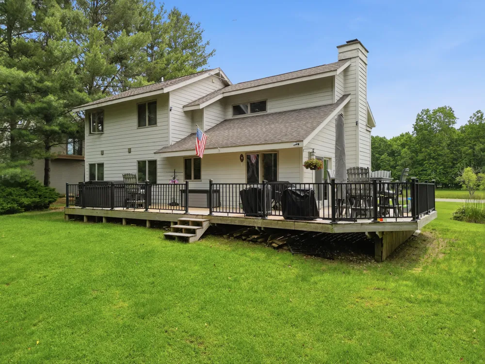 9551 Clubhouse Drive W Canadian Lakes, MI 49346